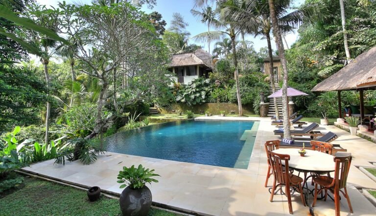 Sewa villa private pool di Bali - 4-Bedroom Jungle-View Villa with Pool & Media Room – Ubud Riverside Escape – BVI188