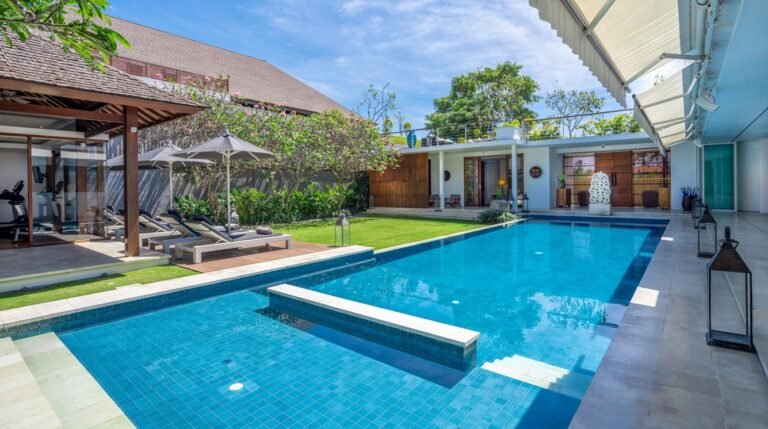 Sewa villa private pool di Bali - 5-Bedroom Modern Villa with Private Pool, Rooftop & Gym Near Seminyak Beach – BVI1171