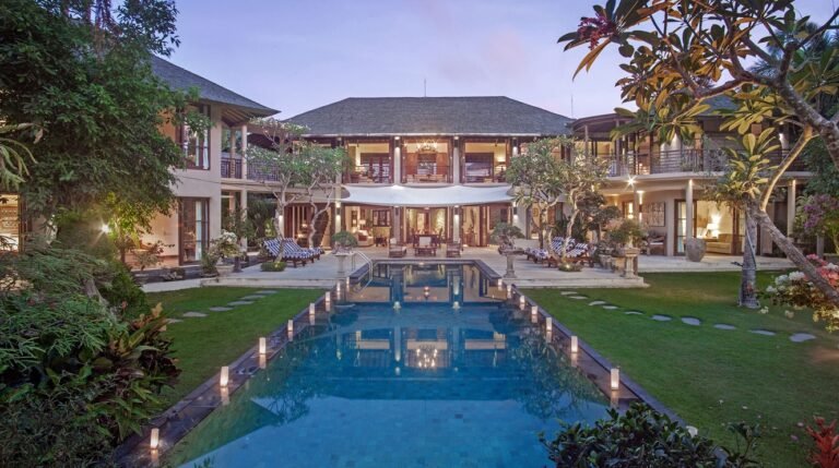 Sewa villa private pool di Bali - Private 4-Bedroom Estate with Pool & Staff in Canggu – BVI619