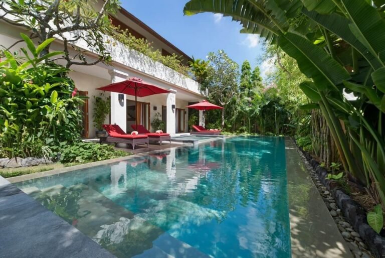Sewa villa private pool di Bali - Chic 3BR Villa w/ Pool, Jacuzzi & Sauna | Central Seminyak – BVI2110