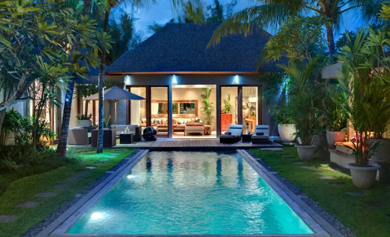 Sewa villa private pool di Bali - Lush 3-Bedroom Seminyak Villa with Private Pool, Chef & Tropical Garden – BVI1572