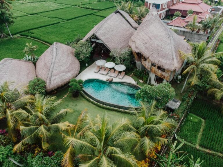 Sewa villa private pool di Bali - 5-Bedroom Tranquil Villa Retreat Near Ubud – Infinity Pool, Rice Field Views & Balinese Hospitality – BVI2612