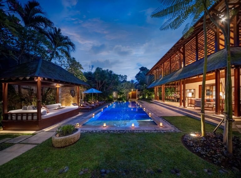 Sewa villa private pool di Bali - Luxury 5-Bedroom Tropical Retreat in Petitenget, Seminyak – BVI4553