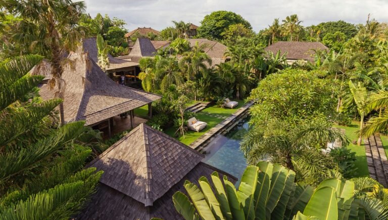 Sewa villa private pool di Bali - Luxe 5BR Canggu Villa – Heritage Charm, 150m to the Beach – BVI4772