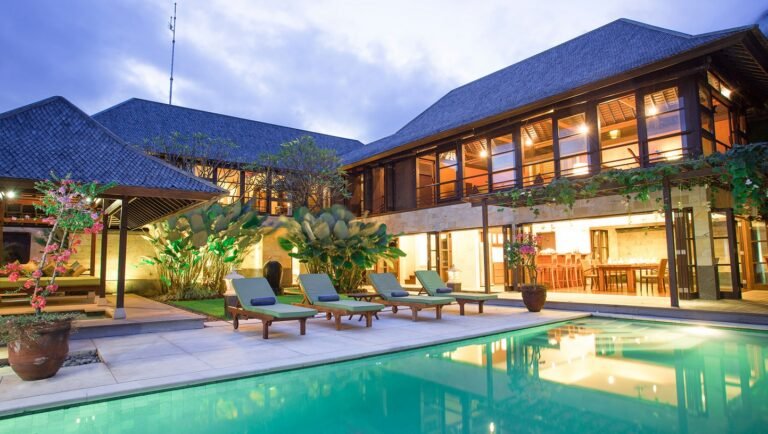 Sewa villa private pool di Bali - Modern 3-Bedroom Villa with Pool & Jacuzzi – 100m from Ketewel Beach – BVI5509