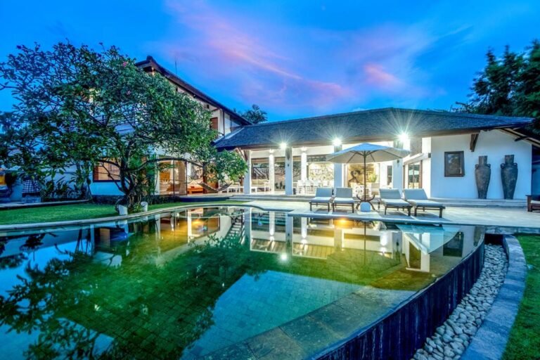 Sewa villa private pool di Bali - Stylish 4BR Villa with Pool in Petitenget Seminyak – Walk to Beach & Cafes – BVI2807
