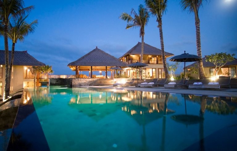 Sewa villa private pool di Bali - Beachfront 5BR Villa in Pererenan – BVI5038