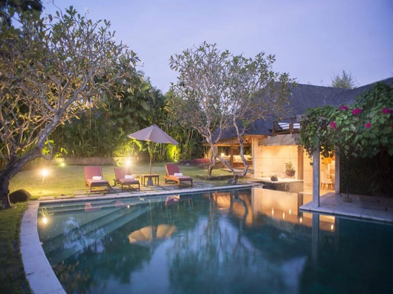 Sewa villa private pool di Bali - Elegant 4BR Ricefield Villa in Kerobokan – Artistic Touch, Private Pool, Jacuzzi Bathrooms – BVI5241
