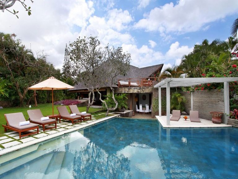 Sewa villa private pool di Bali - Art-Inspired 2BR Villa in Kerobokan – Private Pool, Jacuzzi Baths, Surrounded by Rice Fields – BVI5272