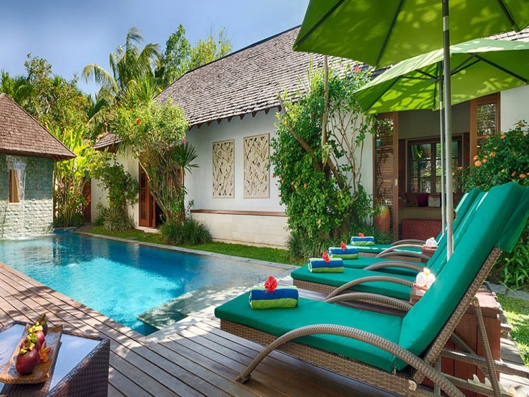 Sewa villa private pool di Bali - 4-Bedroom Elegant Tropical Villa with Pool & Rooftop Lounge – Seminyak – BVI4039