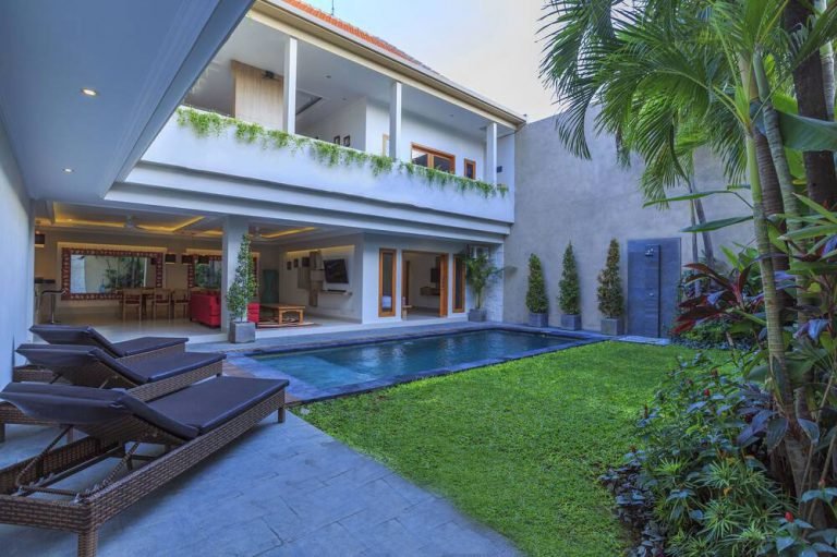 Sewa villa private pool di Bali - Spacious 5BR Modern Villa with Private Pool – Walk to Seminyak’s Best Dining & Shops – BVI4748