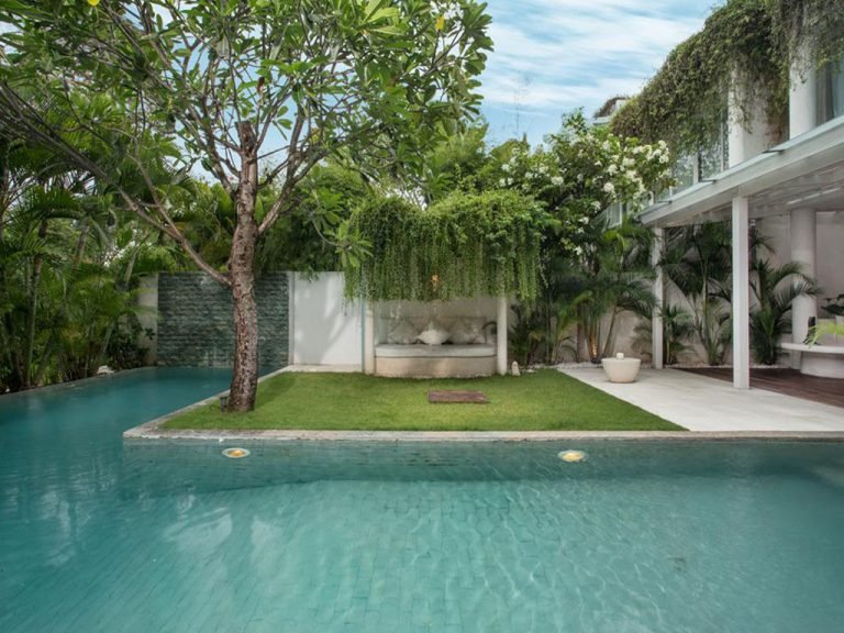 Sewa villa private pool di Bali - Eden Residence at The Sea – Luxury 5BR Beachside Villa in Seminyak – BVI4906