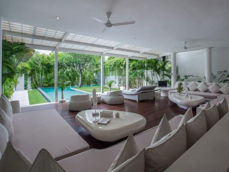Sewa villa private pool di Bali - Chic 3BR Villa with Rooftop Ocean Views – 50m to Batu Belig Beach – BVI4933