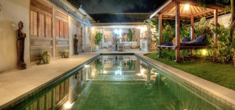 Sewa villa private pool di Bali - Colorful 3BR Villa in Central Seminyak – Walk to Eat Street & Beach – BVI5417