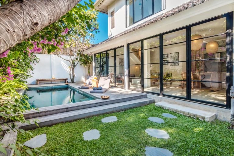 Sewa villa private pool di Bali - Charming 3BR Villa in Oberoi Seminyak – Walk to Eat Street & Beach – BVI5874