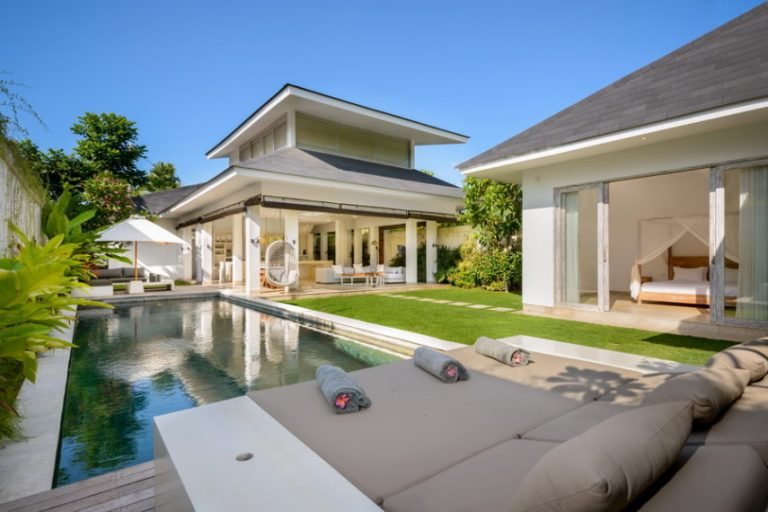 Sewa villa private pool di Bali - Spacious 4BR Villa near Berawa & Echo Beach – Canggu Hideaway – BVI5917