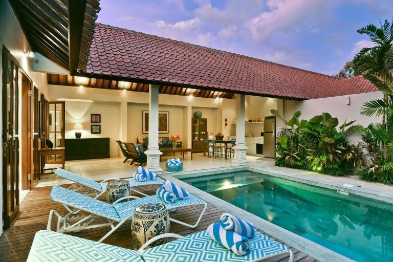 Sewa villa private pool di Bali - Chic 3BR Seminyak Villa with Private Pool – Walk to Beach & Cafés – BVI6140