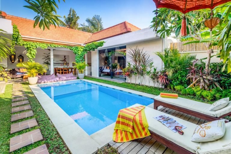 Sewa villa private pool di Bali - 3BR Private Villa in Seminyak — 2 Mins to Eat Street – BVI6294