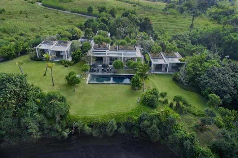 Sewa villa private pool di Bali - Unique Off-Grid 3BR Beach Villa with Panoramic Ocean Views Near Tanah Lot – BVI6486