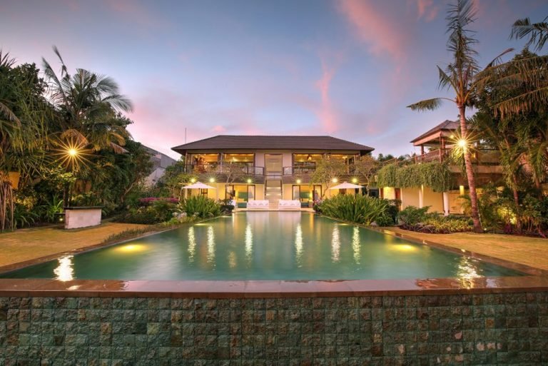 Sewa villa private pool di Bali - Spectacular 6BR Clifftop Villa with 20m Infinity Pool, Jacuzzi & Ocean Views – Pandawa, Bali – BVI5555