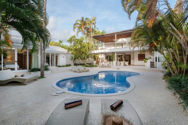 Sewa villa private pool di Bali - Spacious 5BR Villa w/ Pool, Garden & Family Setup – 400m to Seminyak Beach – BVI7811