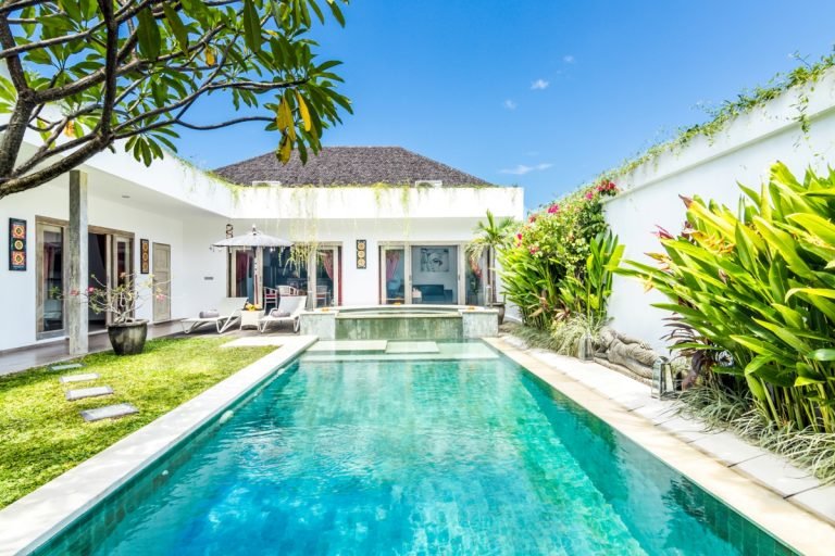 Sewa villa private pool di Bali - Modern 3BR Private Villa with Pool, Near Petitenget Dining – Seminyak – BVI7941