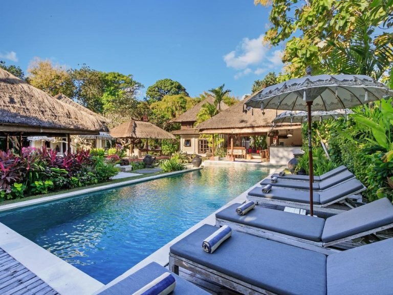 Sewa villa private pool di Bali - Grand 5BR Tropical Villa in Sanur – Private Pool, Jacuzzi & Spa – BVI8579