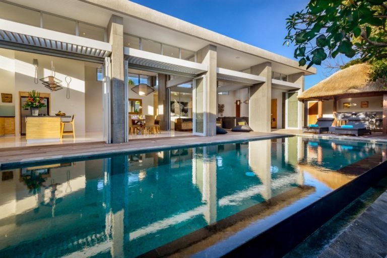 Sewa villa private pool di Bali - Villas — Luxurious 4-Bedroom Private Villa in Seminyak, Bali – BVI6746