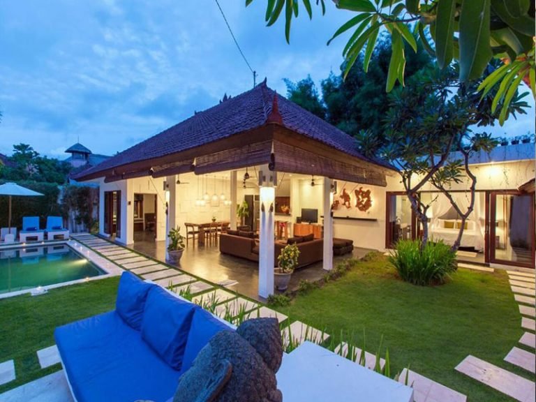 Sewa villa private pool di Bali - Stylish 3BR Tropical Villa in Seminyak’s Heart | Walk to Petitenget Beach – BVI6839