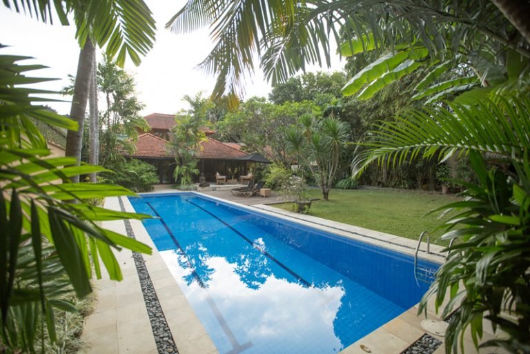 Sewa villa private pool di Bali - 4BR Tropical Villa Hideaway in Central Seminyak – 14m Pool, Walk to Eat Street – BVI7276
