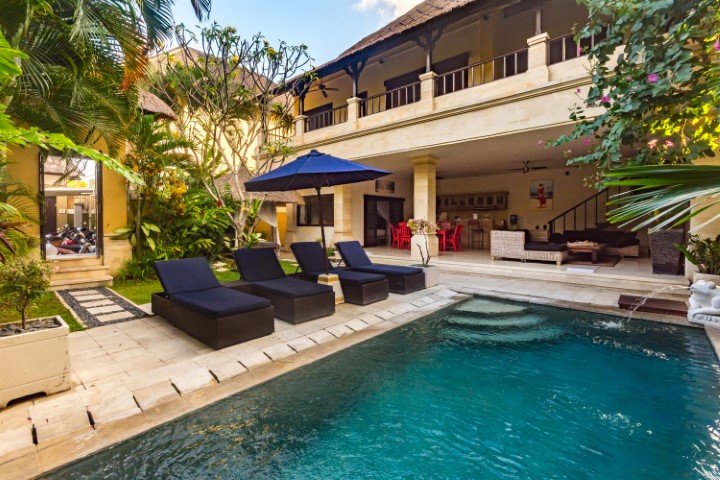 Sewa villa private pool di Bali - 3BR Villa with Pool & Gazebo – Steps to Eat Street & 15 Mins to Beach – BVI7469