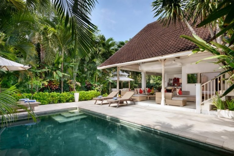 Sewa villa private pool di Bali - Modern 3BR Villa w/ Private Pool – Walk to Beach & Eat Street | Seminyak – BVI7833