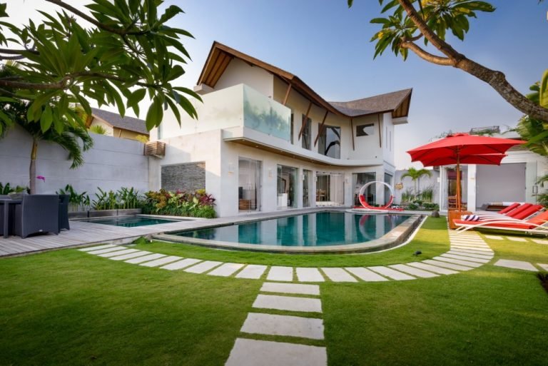 Sewa villa private pool di Bali - Stylish 3BR Pool Villa in Central Seminyak – Walk to Eat Street & Beach – BVI8080