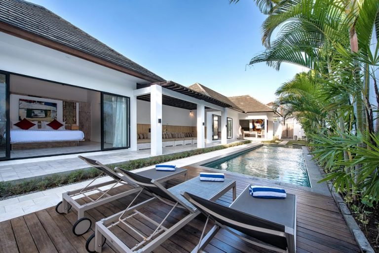 Sewa villa private pool di Bali - Chic 3BR Pool Villa in Central Seminyak – 5 Mins Walk to Eat Street – BVI8125