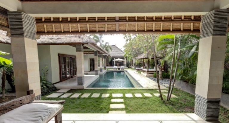 Sewa villa private pool di Bali - 3BR Balinese Oasis Villa – Walk to Beach & Eat Street, Seminyak – BVI8375
