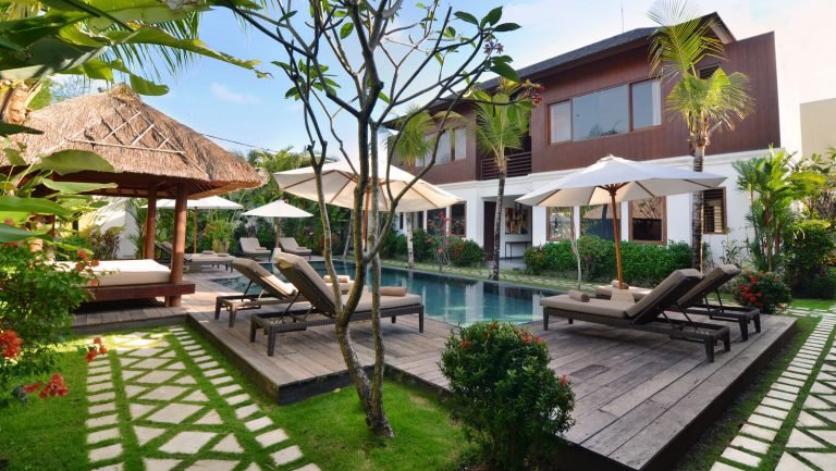 Sewa villa private pool di Bali - 6BR Private Villa in Central Seminyak – Walk to Eat Street, 12m Pool, Breakfast Included – BVI10009