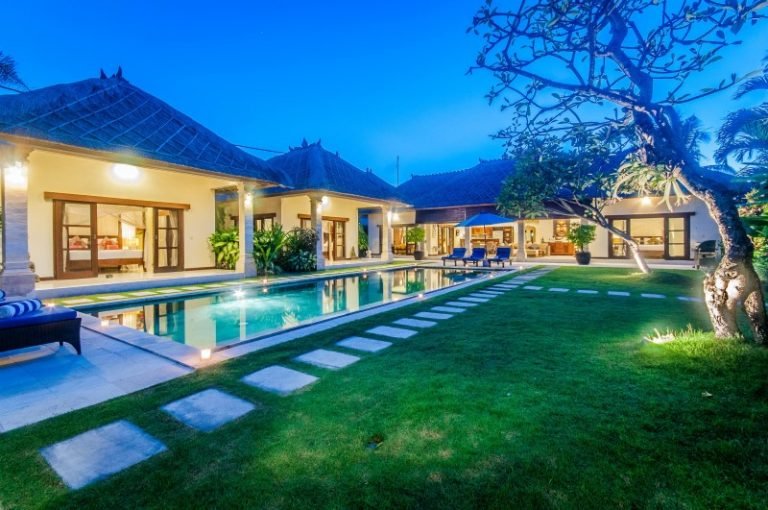 Sewa villa private pool di Bali - 4BR Family Villa with Lush Garden, Private Pool & Bunk Room – Walk to Seminyak Beach – BVI10269