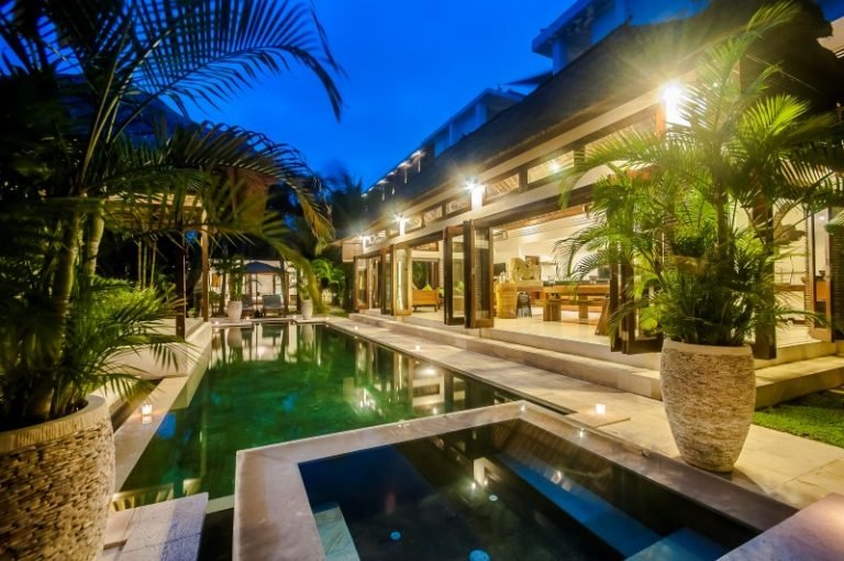 Sewa villa private pool di Bali - Tranquil 3BR Villa with Fishpond, Gazebo & Enclosable Living – Walk to Seminyak Beach – BVI10311