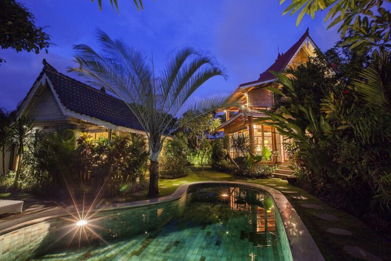 Sewa villa private pool di Bali - Charming 2BR Wooden Villa with Garden & Pool – Walk to Berawa Beach – BVI11610