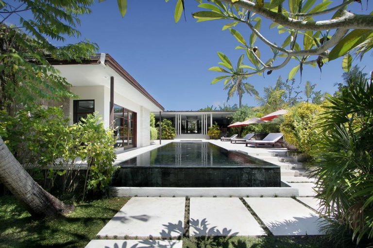 Sewa villa private pool di Bali - 5BR Designer Villa with Infinity Pool & Lush Gardens – Minutes to Seminyak – BVI11891