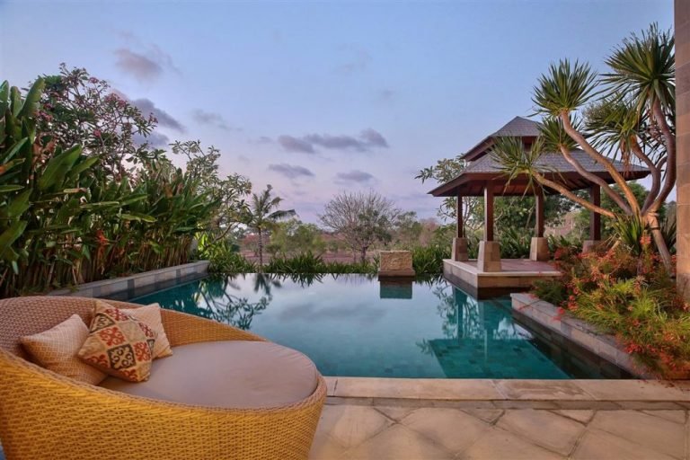 Sewa villa private pool di Bali - 1-Bedroom Luxury Villa with Balcony & Clubhouse Access – Jimbaran – BVI13438