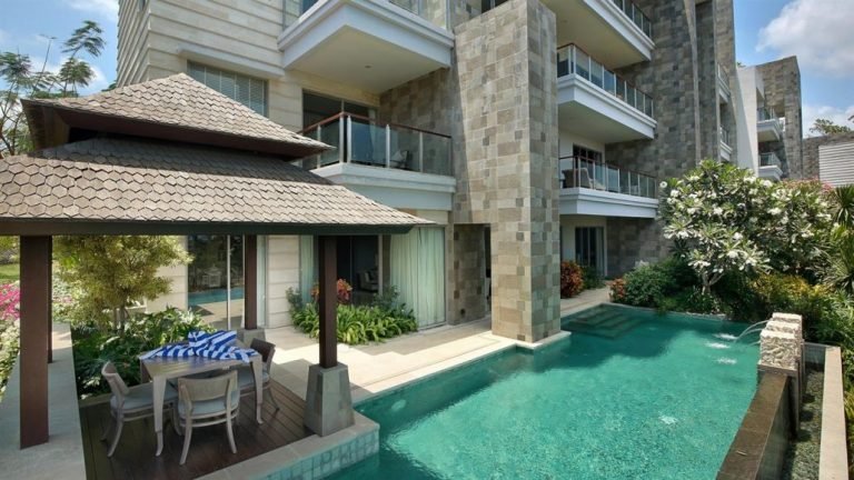 Sewa villa private pool di Bali - Elegant 3-Bedroom Villa with Clubhouse Access – Steps from Jimbaran Beach – BVI13509