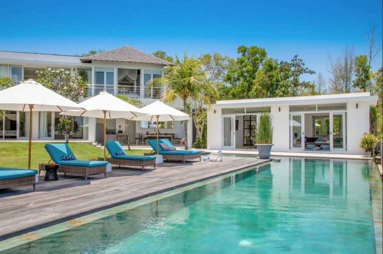 Sewa villa private pool di Bali - Jungle-Edge 5-Bedroom Family Villa with Kids Pool near Dreamland Beach – BVI13695