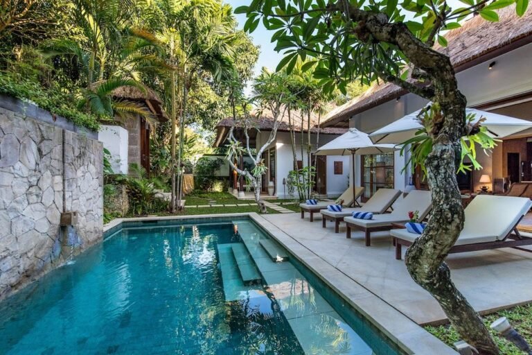 Sewa villa private pool di Bali - Elegant 4-Bedroom Tropical Retreat in Jimbaran –  BVI14455