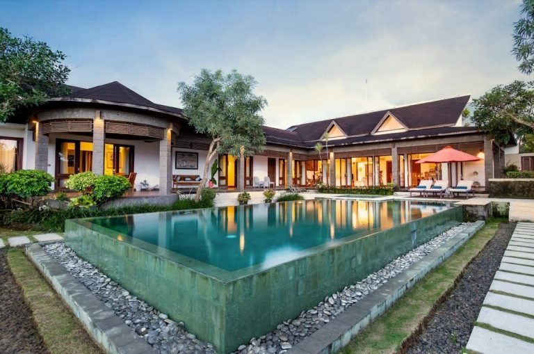 Sewa villa private pool di Bali - 4-Bedroom Ubud Villa with Rice Field Views & Infinity Pool – BVI14389