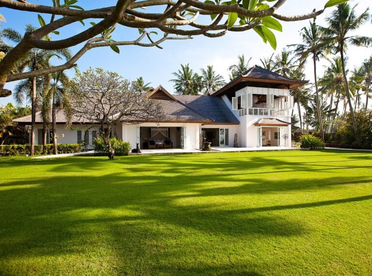 Sewa villa private pool di Bali - Exclusive 6-Bedroom Beachfront Villa on Black Sand Ketewel Beach, Sanur – BVI15425
