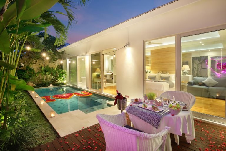 Sewa villa private pool di Bali - Luxury Romantic One-Bedroom Villas with Private Jetted Pools in Seminyak – BVI15515