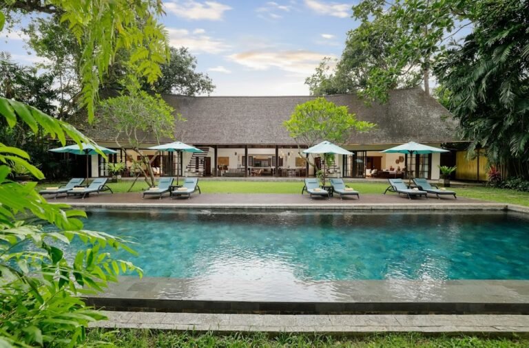 Sewa villa private pool di Bali - A Tranquil 7-Bedroom Estate in Kerobokan, Bali – BVI15801