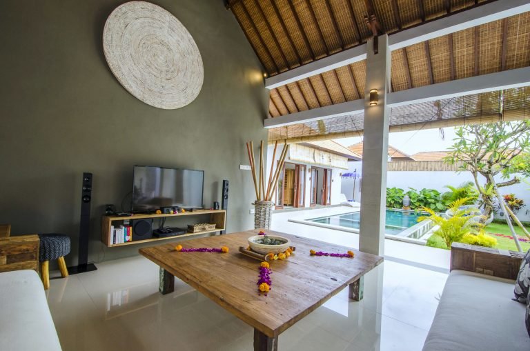 Sewa villa private pool di Bali - Stylish 3-Bedroom Villa in Heart of Seminyak – Pool & Tropical Garden – BVI16155