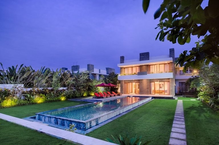 Sewa villa private pool di Bali - Stunning Beachfront 5-Bedroom Villa in Keramas, Bali – BVI16552